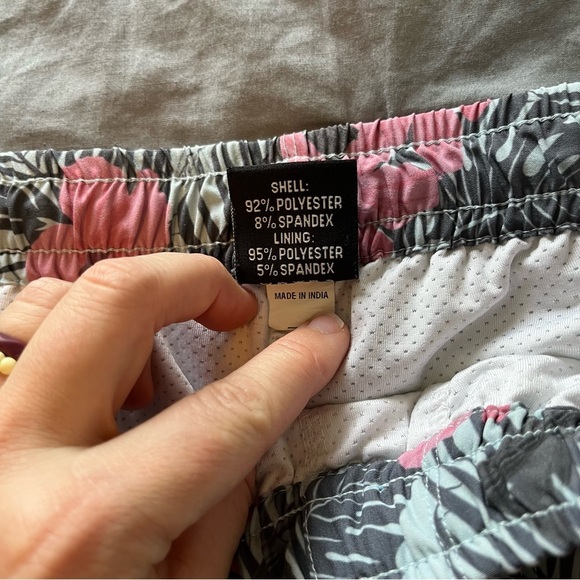 Grunt Style Men's Black Floral Board Shorts Swim Trunks Lined Size Small - Picture 6 of 10